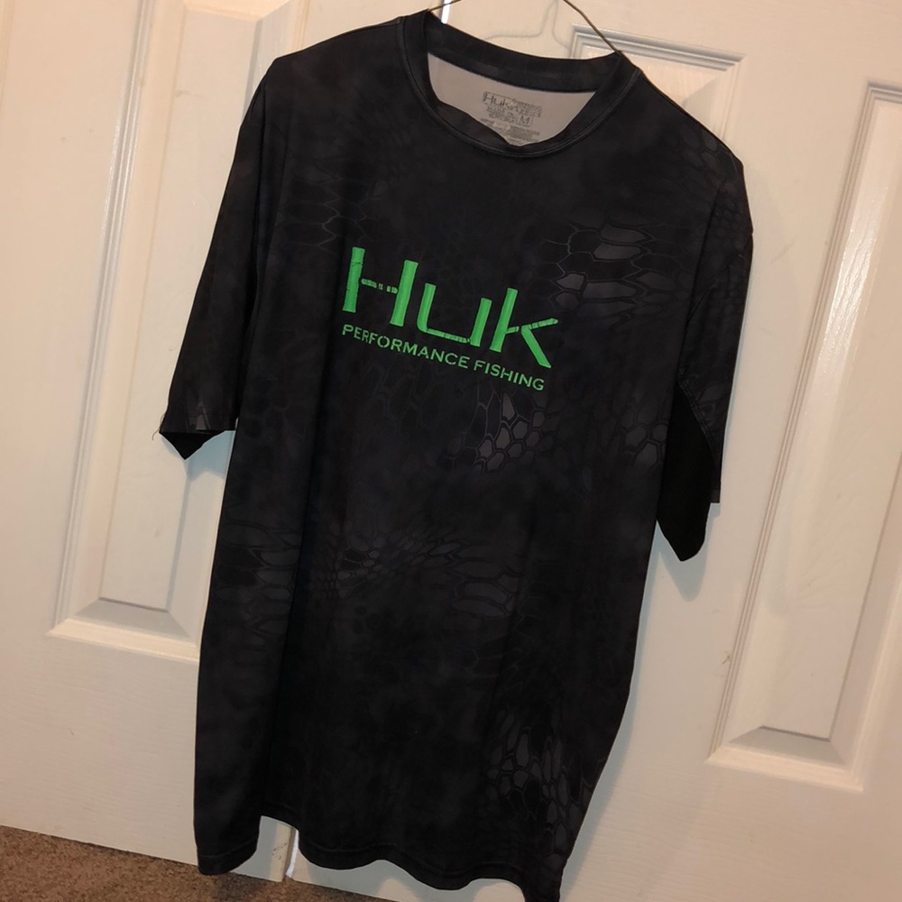Huk Fishing t-shirt